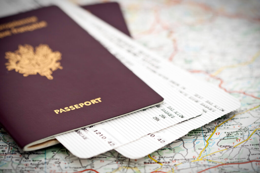 Passeports et billets d’avion